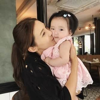 チャ・イェリョンさんのインスタグラム写真 - (チャ・イェリョンInstagram)「내사랑들...♡천사 나은이 아 예뻐....💋💕 언니가 있는 행복!!고마워..♡」9月19日 16時27分 - chayeryun