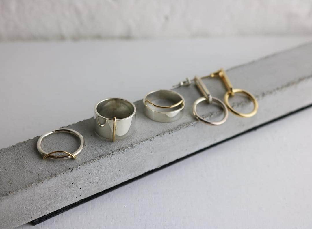 sangaiのインスタグラム：「K18シリーズとピアス💍  #sangai #accessories #ring」