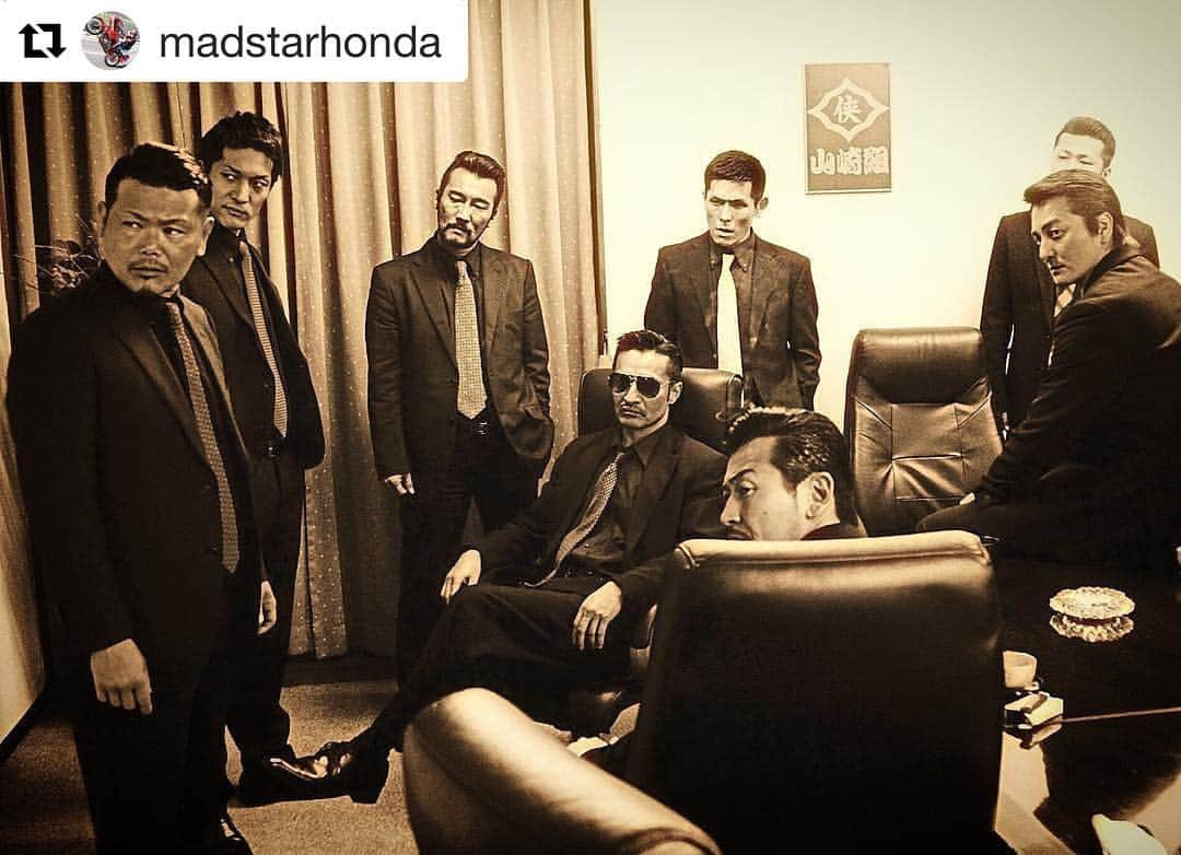 山口祥行さんのインスタグラム写真 - (山口祥行Instagram)「最近、おぼえたREPOST（笑）#Repost @madstarhonda (@get_repost) ・・・ 新作DVD 日本統一24 宜しくどーぞ🙏  #日本統一 #dvd #映画 #movie #cinema #主演 #本宮泰風 #山口祥行 #japan #japanese #actor #出演 #作品 #本田広登 #中澤達也 #宜しくどーぞ #🙏」9月19日 19時41分 - yamariguez