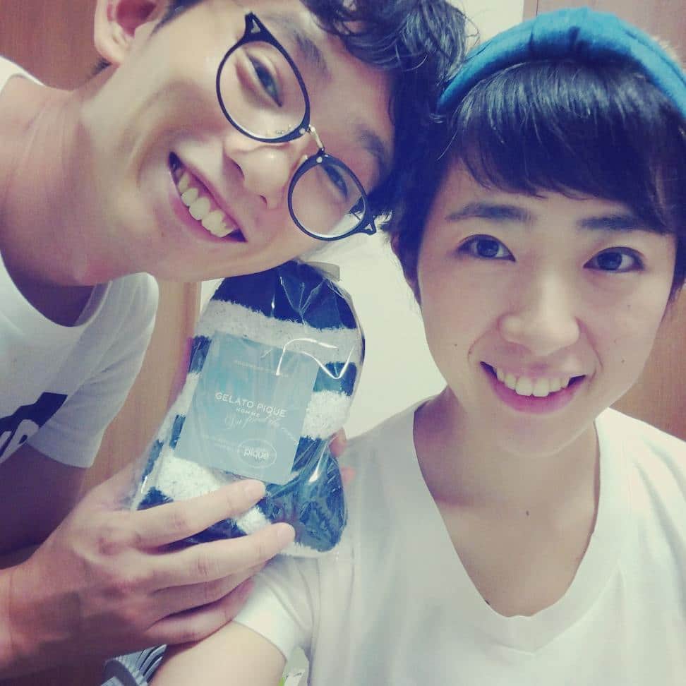 馬渕史香さんのインスタグラム写真 - (馬渕史香Instagram)「今日お誕生日の人  けぴにもらった靴下  #芦沢ムネト #9月19日生まれ #1979年生まれ #38歳 #フテネコ #めがね #出っ歯 #出っ歯めがね #誕生日おめでとう #イラストレーター ？ #漫画家 ？ #お笑い芸人 ？ #コント師 ？ #俳優 ？ #MC ？ #ラジオDJ ？ #ただの音楽好き ？ #ただおもしろい人 ？ #ラジオの中の学校 #教頭 #好きなことを仕事に #笑いがたえない家庭 #プレゼント #もこもこ靴下」9月19日 23時58分 - fumika0902