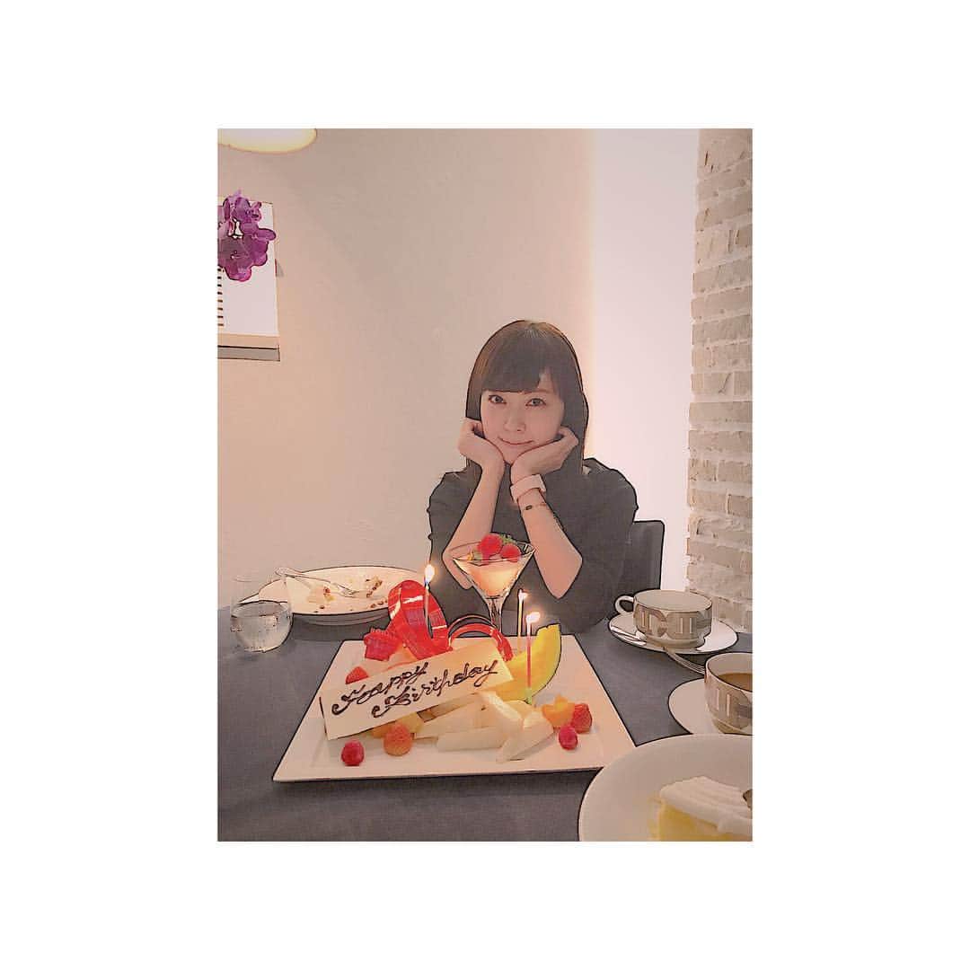 渡辺美優紀さんのインスタグラム写真 - (渡辺美優紀Instagram)「お誕生日当日はできるだけ母に会いたいと思うので、 昨日は母とディナー🍽 すごく可愛いピアスをプレゼントしてくれた😍 ちなみにわたしが産まれたのは午前5時58分、身長49㎝、体重2575gらしいよ😉❤︎笑」9月20日 12時25分 - miyukichan919