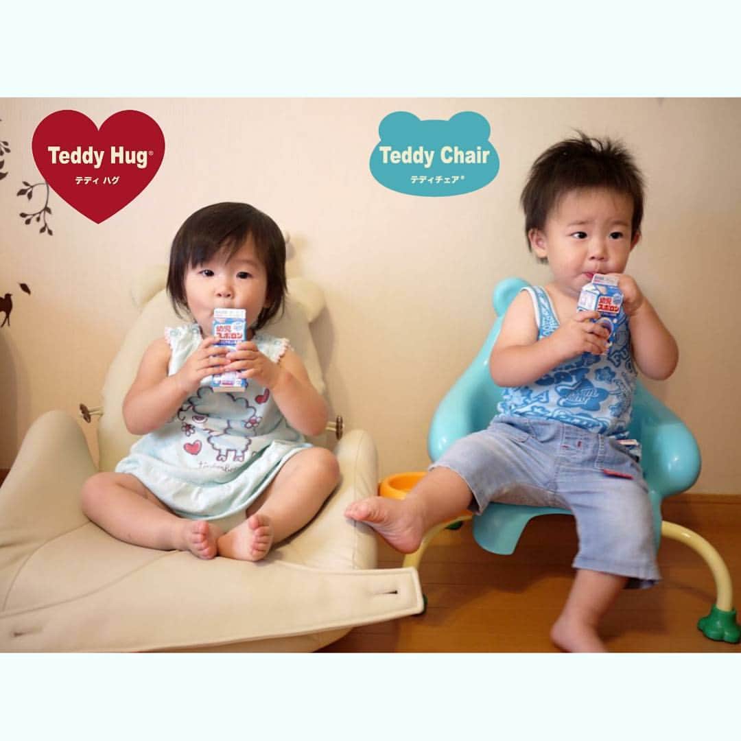 テディチェアのインスタグラム：「＊ いとこ同士仲良くテディハグ＆テディチェアに座ってくつろぎ中♪ くつろいでいる二人の距離感が、とってもかわいいですね♪ @sumomochan223　さん、ありがとうございました。 ★新しいモデルさん募集にたくさんのご応募ありがとうございました。 結果までしばらくお待ちくださいね♪ ＊ ＊ ★現在のキャンペーン情報！詳しくは公式HPをご覧ください。 💛#お気に入りチェア　エピソード投稿で、もれなく布ボールプレゼント！継続中です。 💛#テディチェアグッズアイデア　こちらもテディハグと合同募集中！ ＊ ★ご購入ご検討の方へ 💛アカチャンホンポ公式ネット通販をはじめとし、インターネット通販にてご購入いただけます。お取扱い店舗について詳しくは公式HPをご覧ください。」