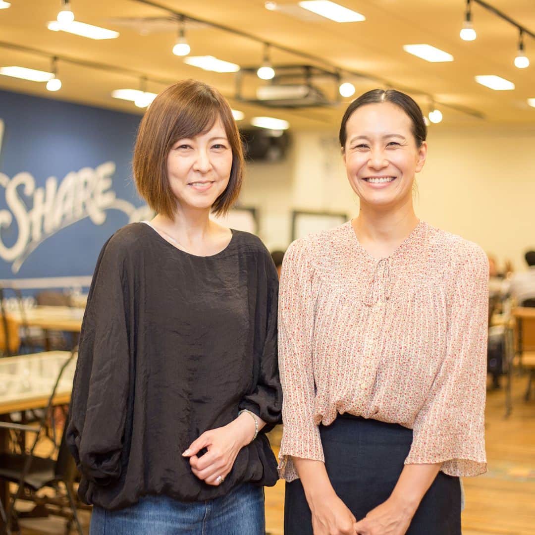 soarさんのインスタグラム写真 - (soarInstagram)「40代で骨肉腫であることが判明。生きるために、右腕を肩甲骨から大きく離断するという決断をしました。 「腕を失くしてから今年で6年目。以前できたことができなくなってしまうと、最初は、焦ってしまうことも多いと思います。でも、焦らなくていいのかなって思うんです。工夫して試行錯誤を繰り返していくことが、自信に繋がっていくこともあると思うから。」 上肢障害者のコミュニティ「NPO法人Mission ARM Japan」代表、倉澤奈津子さんのインタビューはこちらから👉 http://soar-world.com/2017/09/19/natsuko-kurasawa/ ・ ・ 「soar（ソアー）」は、 人の持つ可能性が広がる瞬間を捉え、伝えていくメディアです。 http://soar-world.com/ ・ ・ #soar_world #障害 #障害者 #骨肉腫 #悪性腫瘍 #切断 #癌 #がん #腫瘍 #抗がん剤 #幻肢痛 #上肢障害 #MissionARMJapan #下肢障害 #義手 #義足 #筋電義手 #ネイル #文化服装学院 #療育 #福祉 #義肢装具士 #身体障害 #上肢装具 #下肢装具  #車椅子 #特別支援学校 #肢体不自由 #パラリンピック」9月20日 18時32分 - soar_world