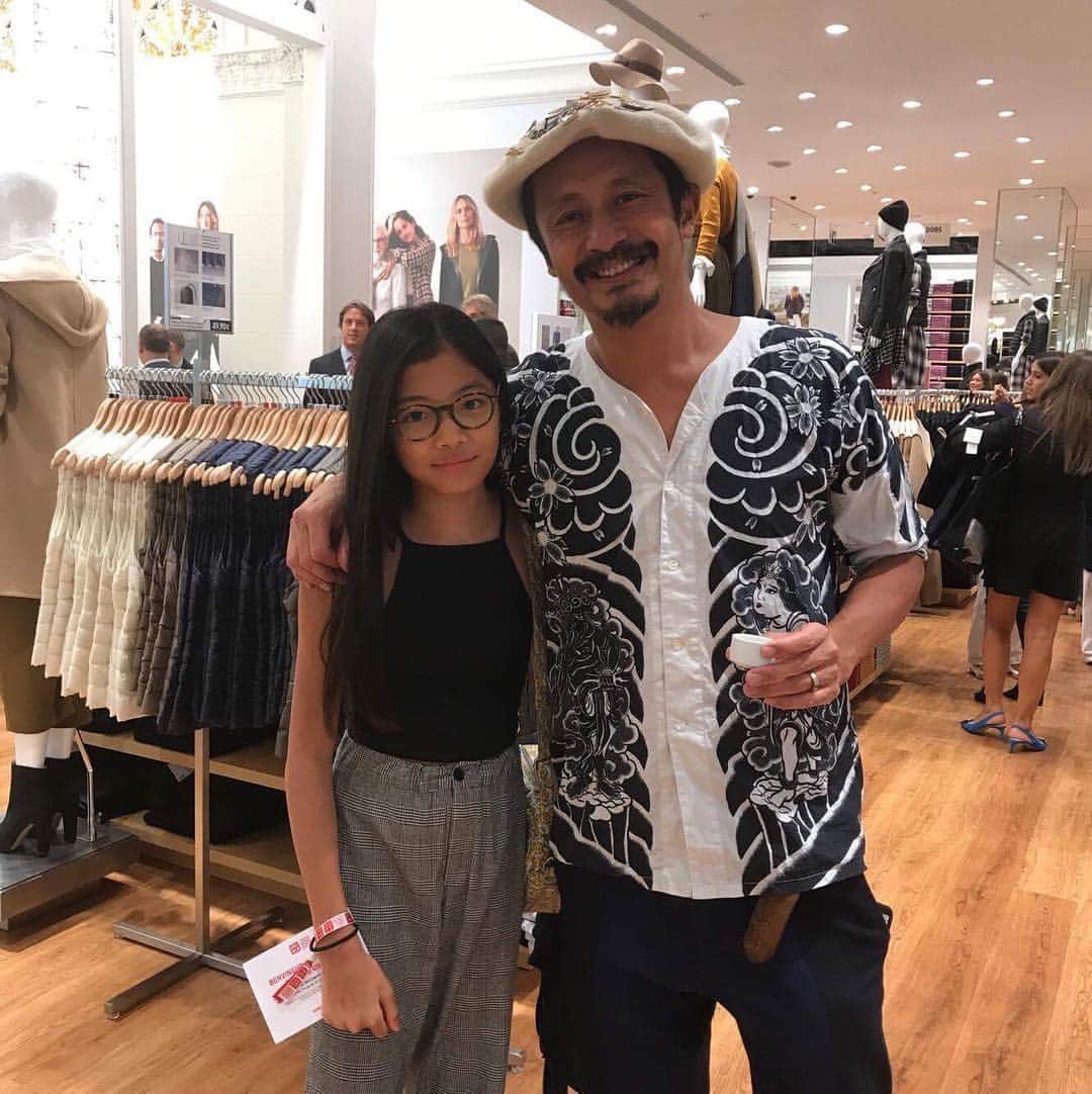 石塚啓次さんのインスタグラム写真 石塚啓次instagram ユニクロのパーティーで子供がウチの子達だけ アカンかったかな ユニクロ バルセロナ 9月日 21時19分 Keijiishizuka