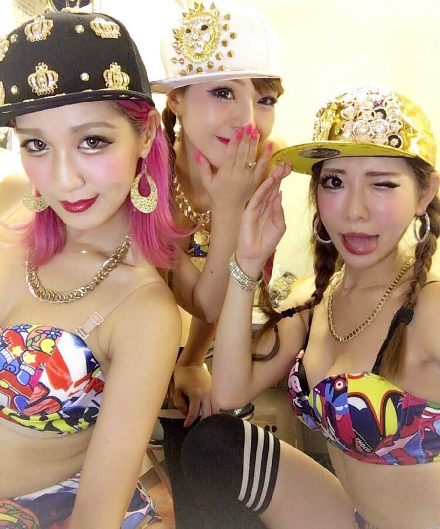 Yumikaさんのインスタグラム写真 - (YumikaInstagram)「今日はHugMeeライブでしたーー✨✨ #シンセレ に来てくださった方、ありがとうございました❤️❤️ 応援してくださる皆様が原動力です😢💕💕 そしてそのあとは渋谷TKでダンサーでしたよー👯💗💗 たまたまみんなで #prankers のキャップだったー☺️ 明日、あさっても @tk_shibuya にいるよ✌️💙 #dancer #キャップ女子 #tokyo」9月21日 5時19分 - yuminem923