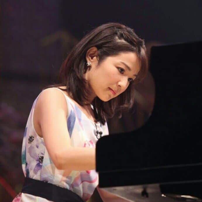 長野美郷のインスタグラム：「こんにちは☺✨ お知らせ✨  今夜7時から フジテレビ系列で 『TEPPEN』放送されます📺 ＊＊＊＊＊＊＊＊＊＊＊ピアノ対決🎹💓 ＊＊＊＊＊＊＊＊＊＊＊ ぜひ、ご覧になってくださいね💖  #長野美郷 #teppen #フジテレビ #ピアノ #スタッフ」