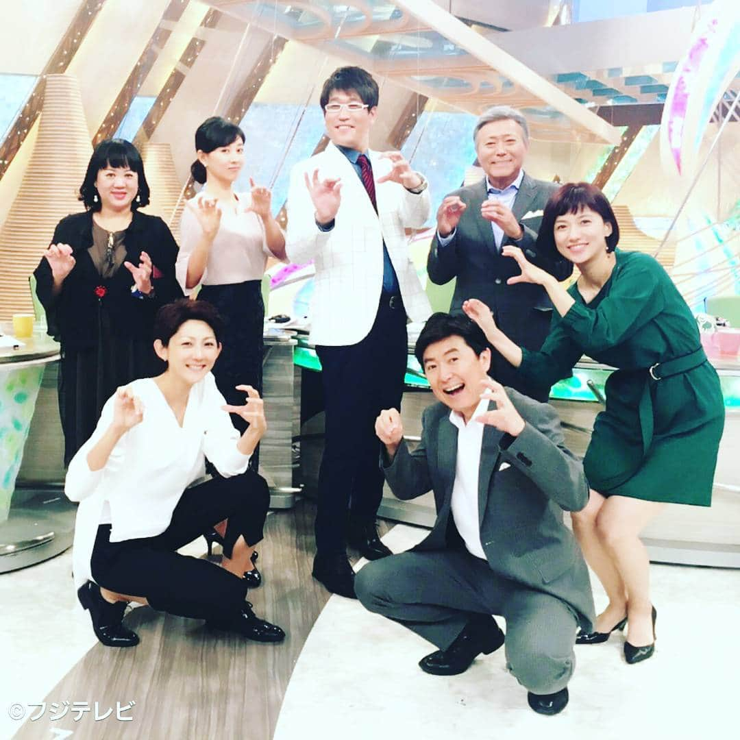 フジテレビ「とくダネ！」さんのインスタグラム写真 - (フジテレビ「とくダネ！」Instagram)「やっぱりこうなる。 ペンパイナッポーアッポーペン。 さて、#どんなセリフが合うでしょう( ´艸｀) また明日、#朝8時からテレビの前でお会いしましょう！ #小倉智昭 #菊川怜 #梅津弥英子 #笠井信輔 #森本さやか #古坂大魔王 #中瀬ゆかり #アナウンサー #コメンテーター #ピコ太郎 #PPAP #とくダネ大喜利 #大喜利 #2017 #9月22日 #金曜日 #とくダネ #tokudane #フジテレビ #fujitv 170922」9月22日 21時38分 - tokudane_official