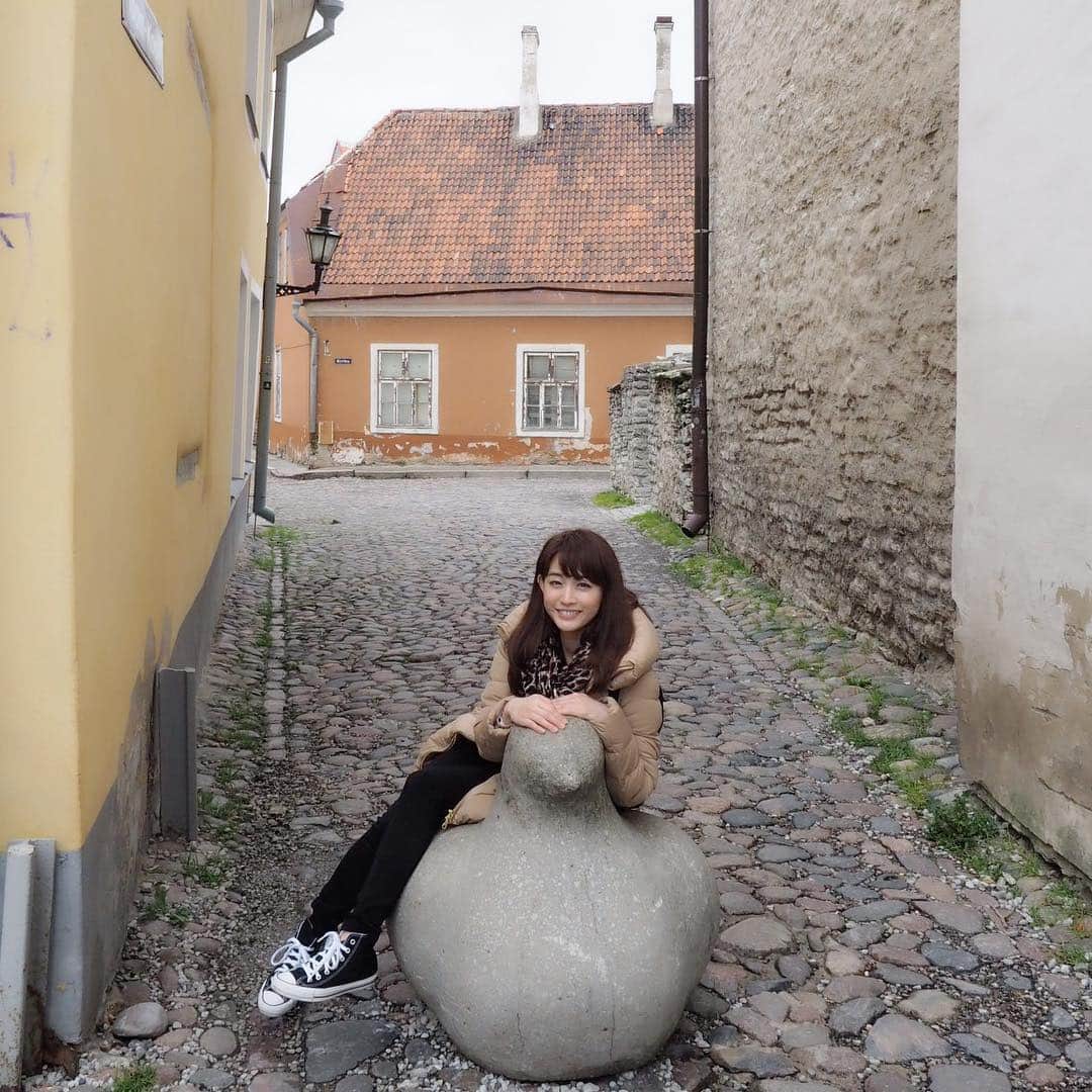 新井恵理那さんのインスタグラム写真 - (新井恵理那Instagram)「ただいまです！( ^ω^ ) 船での日帰り旅は、フィンランドからエストニアに渡ったのでした♪よかったらアメブロ覗いてみてください♪#フィンランド #エストニア#新井恵理那」9月22日 18時52分 - elina_arai