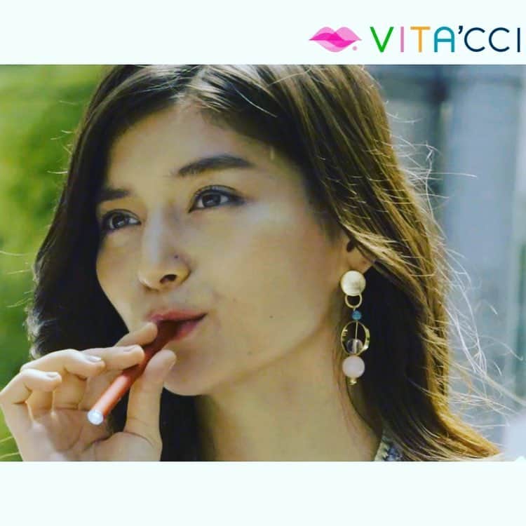 VITA'CCI_OFFICIALのインスタグラム：「No VITA'CCI, No Life. #ビタッチ#vitacci#ビタミン#美容#健康#禁煙#お洒落#fashion #トレンド #model #クラブ#夜遊び#パーリーピーポー#アイコス#セルフィー#ミナミ#パーリーナイト#ウルトラ#ultra2017#followme#自撮り」