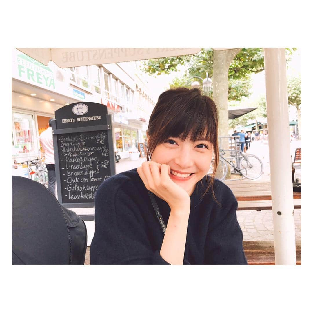 佐藤ありささんのインスタグラム写真 - (佐藤ありさInstagram)「29歳になりました😊 メッセージありがとうございます♡ 28歳は様々な変化があり、初めての事をたくさん経験する事ができました。 最近は試行錯誤の連続で目まぐるしく過ぎていく日々ですが、思い返すと毎日たくさん笑っているなぁ、幸せだなぁと感じます。 周りのみんなに感謝です！ これからもよろしくお願いします😆」9月23日 20時47分 - satoarisa920