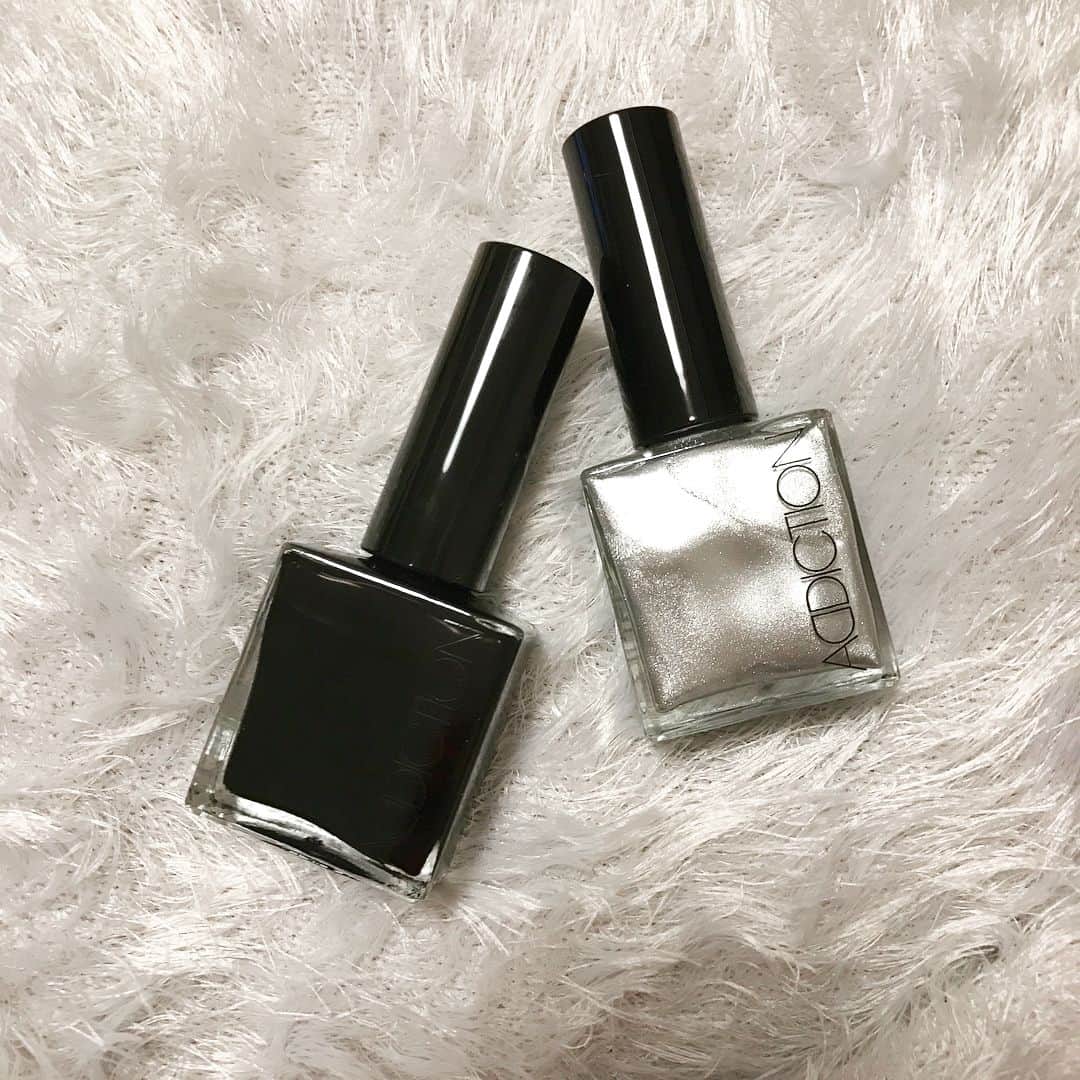 藤田ニコル にこるん さんのインスタグラム写真 藤田ニコル にこるん Instagram 今してるジェルネイルが 薄い色つけてるから 新しく ネイルもゲット ネイル塗るの上手くなりたい 下手極めてる 笑 アディクションの 0spと027cだよ 黒も