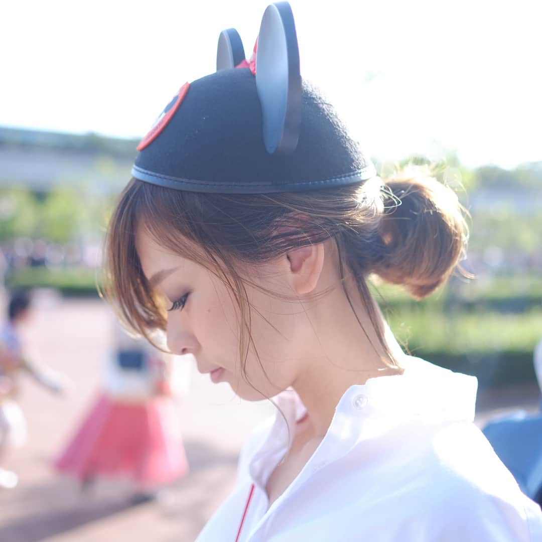 Keikooooooさんのインスタグラム写真 - (KeikooooooInstagram)「🐭🐭🐭♡ʾʾ . この日の可愛い人シリーズ◡̈♥︎ . こんなに被り物が似合う人って👏 キュート過ぎる🙌🎈❤️ model @sayu_213 . 私、びっくりするほど似合わない😂 「ちゅーちゅー」🐭💬 . #うつむき美人  @tokyodisneyresort_official #東京ディズニーランド」9月23日 22時58分 - keity1011