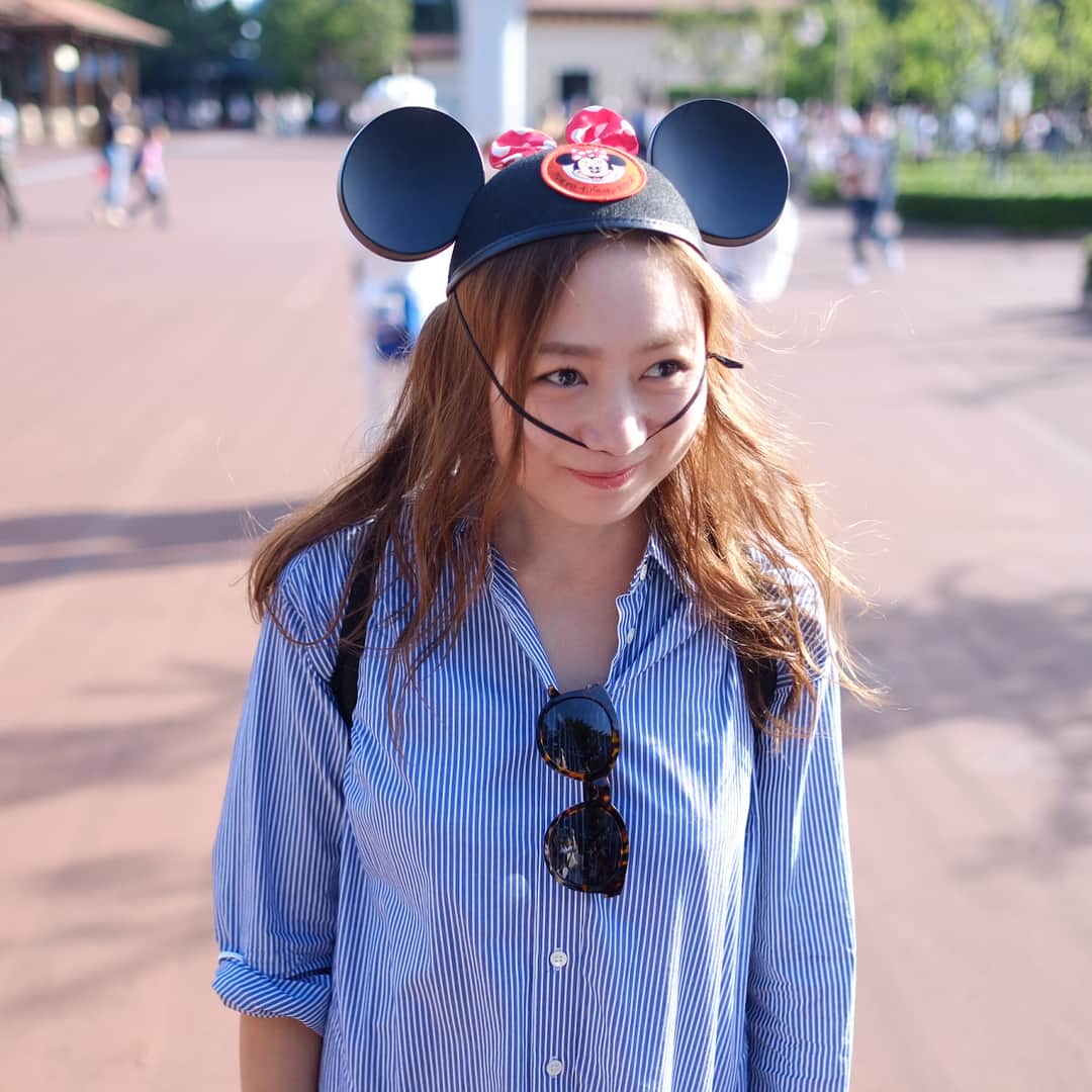 Keikooooooさんのインスタグラム写真 - (KeikooooooInstagram)「🐭🐭🐭♡ʾʾ . この日の可愛い人シリーズ◡̈♥︎ . こんなに被り物が似合う人って👏 キュート過ぎる🙌🎈❤️ model @sayu_213 . 私、びっくりするほど似合わない😂 「ちゅーちゅー」🐭💬 . #うつむき美人  @tokyodisneyresort_official #東京ディズニーランド」9月23日 22時58分 - keity1011