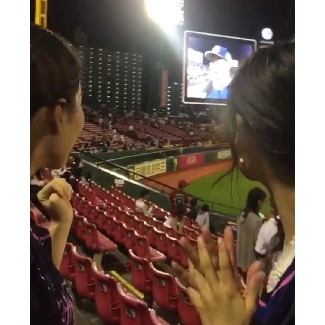 怜花さんのインスタグラム写真 - (怜花Instagram)「9/21🌷 ひさえさんと、人生初のKoboパーク宮城へ⚾︎ ・  めちゃくちゃいい球場で、野球がすごく見やすかった！！ 演出も素敵で、応援しやすい空間、仕掛けがたくさんつくられていて、感動しました(´•̥ω•̥｀)✨✨✨✨ ・  観覧車にも乗りました🎡★ 試合もばっちりみえたよ👀❤️ ・ 試合も最高で本当に観に行けてよかったです！！😭 ・ ゆきさん、エンジェルスさんに会えて本当に嬉しかった！🍀 幸せな1日でした⸜( ´ ꒳ ` )⸝💓 ・ 来年も行きたい⚾︎✨ ・ #オリックス #バファローズ #ORIX #Buffaloes #楽天 #イーグルス #Koboパーク宮城 #野球 #観戦 #VICTORY #オリ姫 #BsGirls #BsDreams #大好きな #先輩」9月23日 23時52分 - reika_0419