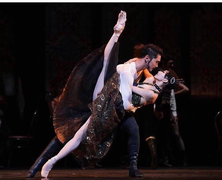 のインスタグラム：「Enjoyed being Mitzi today.  @houstonballet  #Mayerling」