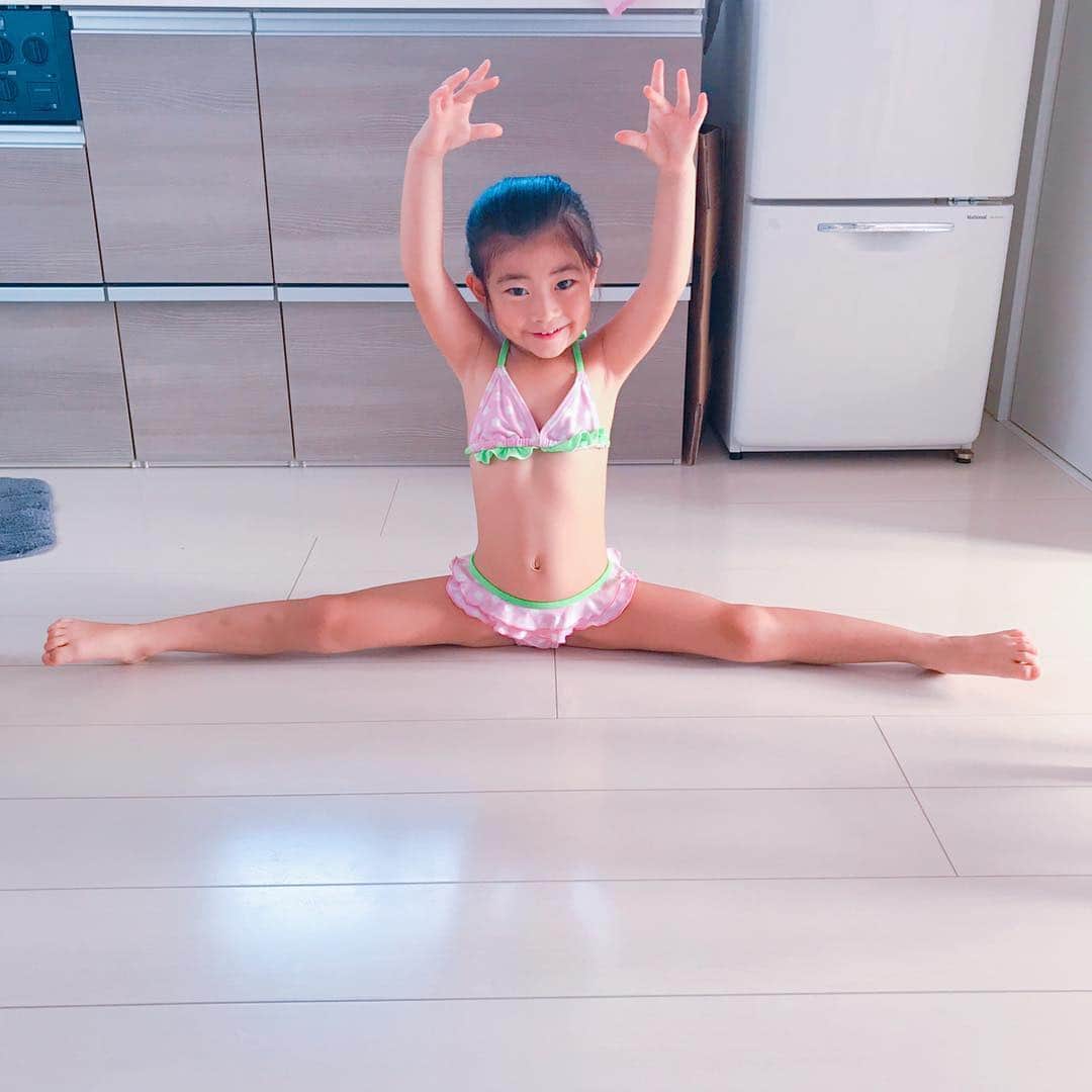 ささきえりさんのインスタグラム写真 - (ささきえりInstagram)「開脚からのアンオー✨🌈 ＊ ＊ ＊ #開脚 #balle #ballet #balletdancer #バレリーナ #軟体 #軟体芸人 #chacott #バレエダンサー #バレエ #美しい形で #綺麗な開脚 #開脚スパルタ教育 #必ず柔らかくなる身体の使い方がある #解剖学 #骨の理論 #大変よく出来ました #自分はこんなに開かない癖に #教えるのは私www」9月24日 9時05分 - chaneri_ballet_style