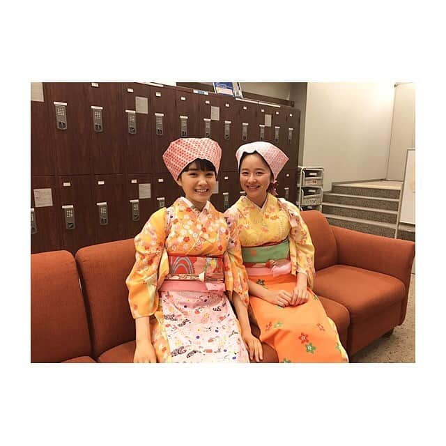 堀田真由さんのインスタグラム写真 - (堀田真由Instagram)「大好きな姉てんちゃんと☺︎ りんも明日から登場します  #わろてんか #てんちゃん #りんちゃん」10月8日 20時20分 - mayuhotta