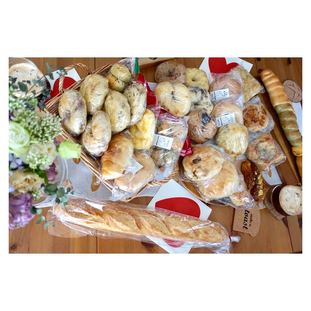 木南晴夏さんのインスタグラム写真 - (木南晴夏Instagram)「#世田谷パン祭り 買いすぎだよね」10月8日 21時44分 - kinamitopan