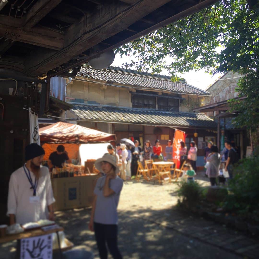 山中崇史さんのインスタグラム写真 - (山中崇史Instagram)「埼玉県深谷市へお墓参りをしてその後『コーヒーと日常』というイベントへ。 深谷には祖父母が住んでいたので子供の頃から馴染みのある街だ。天気も良くて気持ちが良いイベントだった。 #コーヒーと日常 #深谷 #深谷市 #深谷カフェ」10月8日 22時39分 - yamanaka_takac