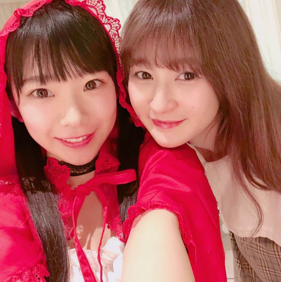 長澤茉里奈さんのインスタグラム写真 - (長澤茉里奈Instagram)「そして大好きなみーしゃんが、ゲストで遊びに来てくれたよーー プレゼントまでありがとう😭😭❤️❤️ まりのこと知ってるくせにまりちゅうクイズ間違いばっかりーー！ ぷんぷん！！！ 来てくれて本当に嬉しかった！！！！！！ ありがとう❤️❤️❤️❤️❤️❤️ ス」10月9日 0時22分 - marinanagasawa1008