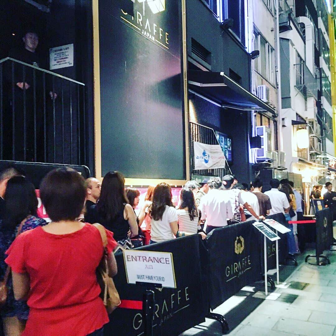 大阪グルメウォークさんのインスタグラム写真 - (大阪グルメウォークInstagram)「Introducing No. 41 "Giraffe Osaka"!!! ** ** For 1 ticket, you will receive 1 drink.  This club is located right by Dotonbori river, in the heart of Namba.  Due to the great location and opens early, so many foreigners and tourists are here!  Very happening with music like R＆B, Hip-Hop, EDM, etc.  Security is very tight, so you will be comfortable to enjoy.  They have lots of special events as well, so you sure will have a good time!  There may be entrance fee depends on entering time and sex.  There are discounts, so it's better to check the system details at the club's official homepage first.  こんばんは！富永です🌸 ✴︎ 本日は、 NO.41【GIRAFFE OSAKA（ジラフ大阪） 】さんです！！ ✴︎ チケット１枚で ☆1ドリンク☆ いただけます🥂🥂 ✴︎ 今回はクラブの紹介ですが、 道頓堀川に面しており、かなり賑わうので ご存知の方も多いのではないでしょうか？？ ✴︎ 抜群の立地もあってか、 外国人の方や大阪旅行に来た方も 多く来店されています！！👍👍 ✴︎ 中ではR&Bやヒップホップ、EDM などが流れており、 とにかく😁盛り上がる曲😁 が多いですね〜🎊🎊 ✴︎ もちろん！！ セキュリティもしっかりしているので、 安心して下さいね😘😘 イベントもとっても多いので、 思った以上に楽しめるのではないかと思います🌈🌈 ✴︎ そして最後に、 今回のグルメウォークチケットでは 1ドリンク無料ですが、 お店に行く時間や性別などで 入場料がいくらか掛かってきます😱 割引などもありますので、 一度調べてから行った方が 良いかもしれませんよ🌸🌸 ✴︎ 楽しい夜をお過ごし下さい🌉✨ 次回もお楽しみに👅 ✴︎ ⚡️⚡️⚡️⚡️⚡️⚡️⚡️⚡️ グルメウォークチケットですが、 現在、4000円で販売しております！ チケットは7か所で購入できますので 是非お買い求めください☆ 詳しくはhpへ！ ➡︎ http://gourmet-walk.com このアカウントのトップページから飛べます👑 ⚡️⚡️⚡️⚡️⚡️⚡️⚡️⚡️ #大阪 #心斎橋 #難波 #なんば #道頓堀 #ミナミ #大阪名物 #大阪グルメ #大阪観光  #食 #食べ歩き #ちょい飲み  #グルメウォーク  #osaka #shinsaibashi #namba #dotonbori  #gourmet #foodstagram #delicious  #instafood #tasty #japanesefood #osakatrip #gourmetwalk  #クラブ #ナイトクラブ #道頓堀 #ジラフ」9月24日 18時42分 - osakagourmetwalk