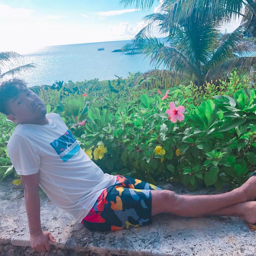 藤本敏史のインスタグラム：「あしみじかっっっ‼︎」