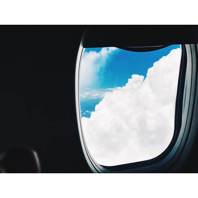 谷まりあさんのインスタグラム写真 - (谷まりあInstagram)「今回の飛行機からは嘘かと思うくらい綺麗な空が見えました☺️💙癒されたなぁ #maria_plane #marimaripics」9月24日 16時57分 - mariaaaa728