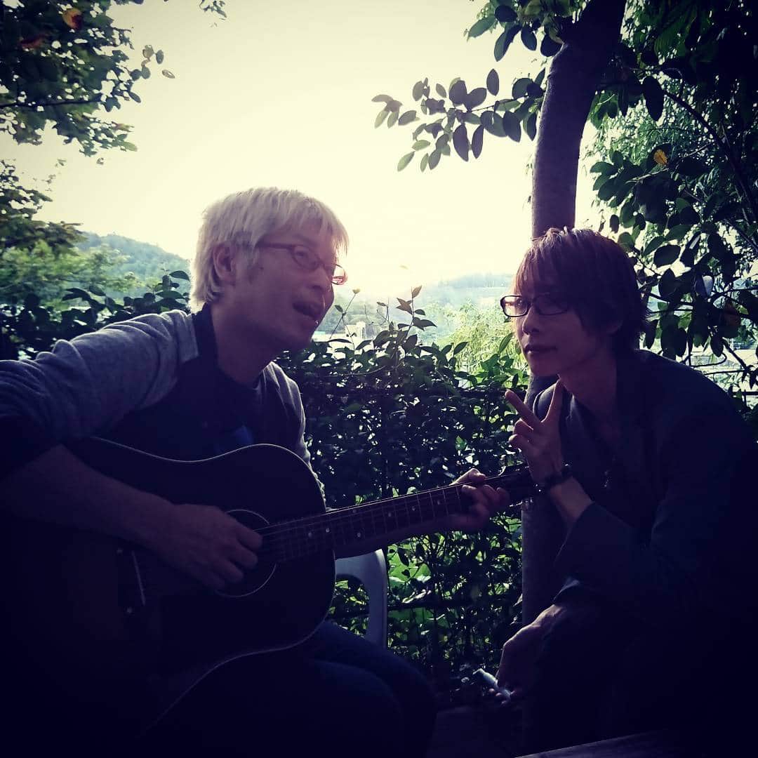 亜沙さんのインスタグラム写真 - (亜沙Instagram)「仙台カフェモーツァルトすげー雰囲気良い！ そして外でまったりなう。」9月24日 17時12分 - asa.bassist