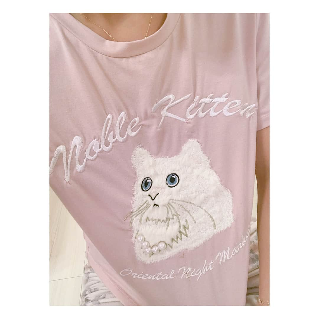 辻希美さんのインスタグラム写真 - (辻希美Instagram)「今日のTシャツはワンスポだょ╰(*´︶`*)╯♡ #辻希美 #辻ちゃん #私服 #Tシャツ #ワンスポ #ねこちゃん #noaとお揃いで買ったょ #noaは水色 #たまにかりちゃお」9月24日 22時49分 - tsujinozomi_official