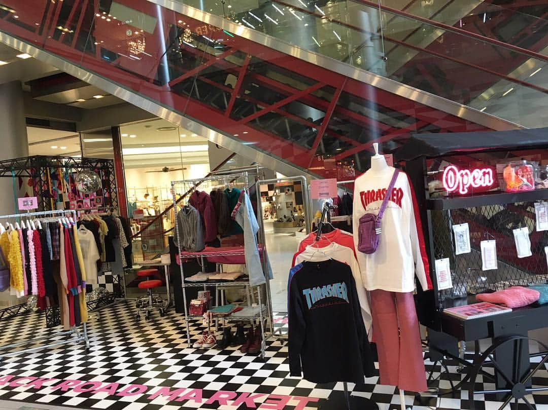 jouetieさんのインスタグラム写真 - (jouetieInstagram)「. 【大阪梅田HEP FIVE POP UP SHOP】 本日最終日！ 9/15(FRI)〜9/25(MON) . POP UPでしかGETできない限定itemも、 本日までの販売です！ 皆様のご来店スタッフ一同お待ちしております♡ . #jouetie #jouetie_shinyglitter」9月25日 9時43分 - jouetie_official