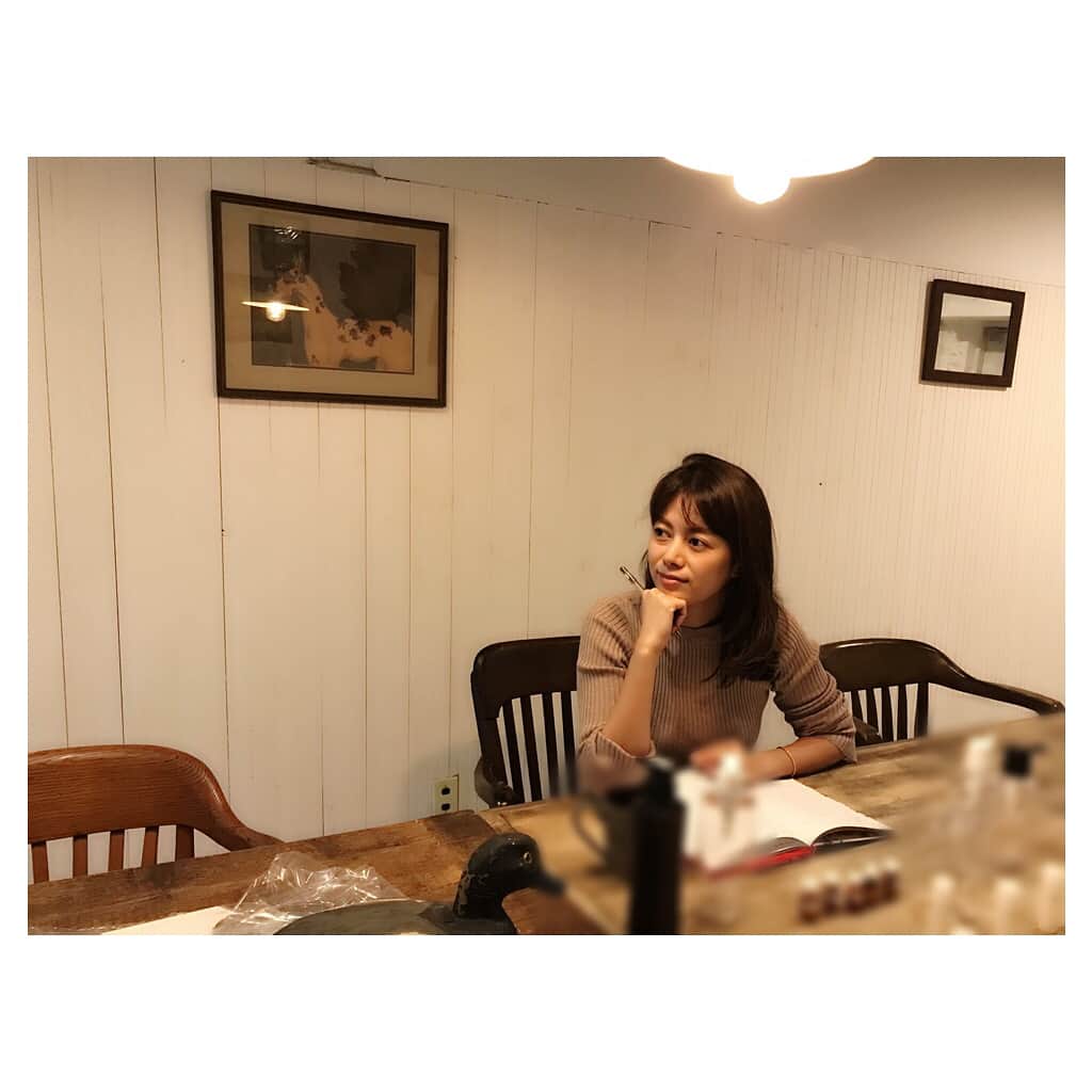 のインスタグラム：「一日打ち合わせでございます✍️ #mywork」