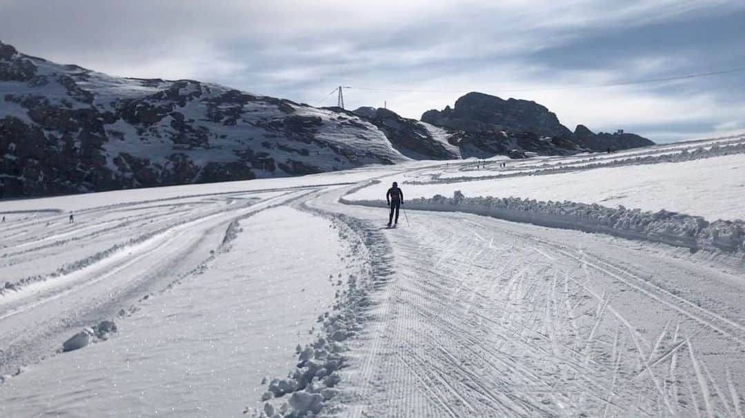 レンティング陽のインスタグラム：「ここはもう冬！最高だわ〜！ #Ramsau #dachsteinglacier #crosscountryski」