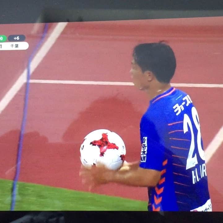 田上大地のインスタグラム：「見返してもまた鳥肌がたつわ。 選手、スタッフと、なによりもサポーターの熱量🔥 みんなが一体となって掴んだ勝利！ 観客もっと増えてくれると嬉しいですねー😆 今に満足することなく、目の前の試合に全力を尽くすだけです！ 応援お願いします👍 #vファーレン長崎 #ジェフユナイテッド千葉 #トランスコスモススタジアム #一体感 #J1へ #ナガサキをひとつに」