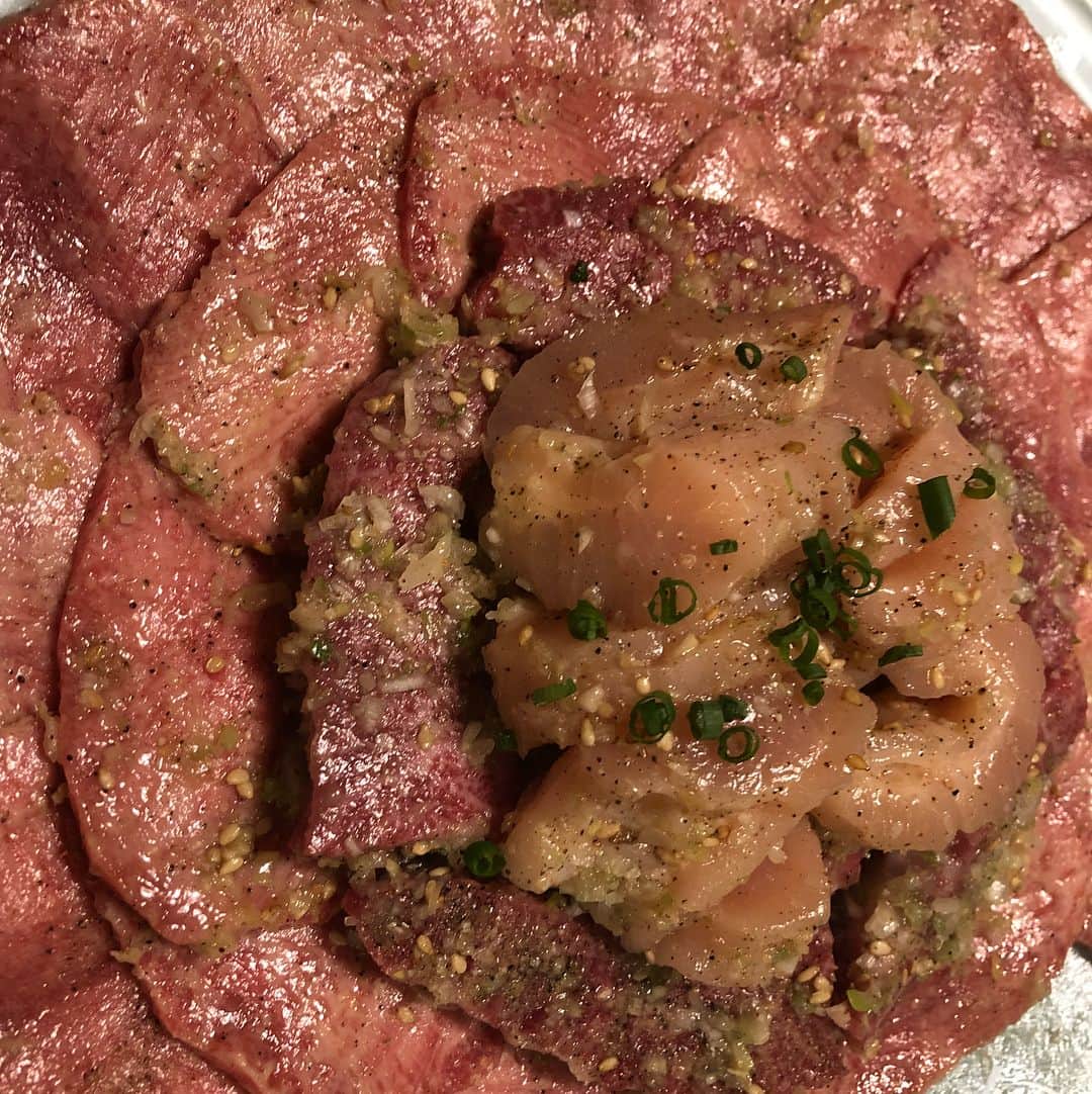 里美ゆりあのインスタグラム：「静龍苑美味しかったー🐲 #静龍苑 #焼肉#タン塩」