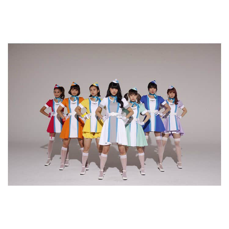 PASSPO☆のインスタグラム：「本日は新曲「すてんだっぷガールズ！〜第1話 ダメダメ怪獣にご用心〜」フラゲ日です🚀💿🚀💿🚀 今日と明日はクルーによるお渡し会もありますのでぜひお立ち寄りください😊 フラゲ日記念・間違い探し！！👀 #PASSPO #ぱすぽ #すてんだっぷ #間違い探し #見つけた人はいいね #rock #idol」