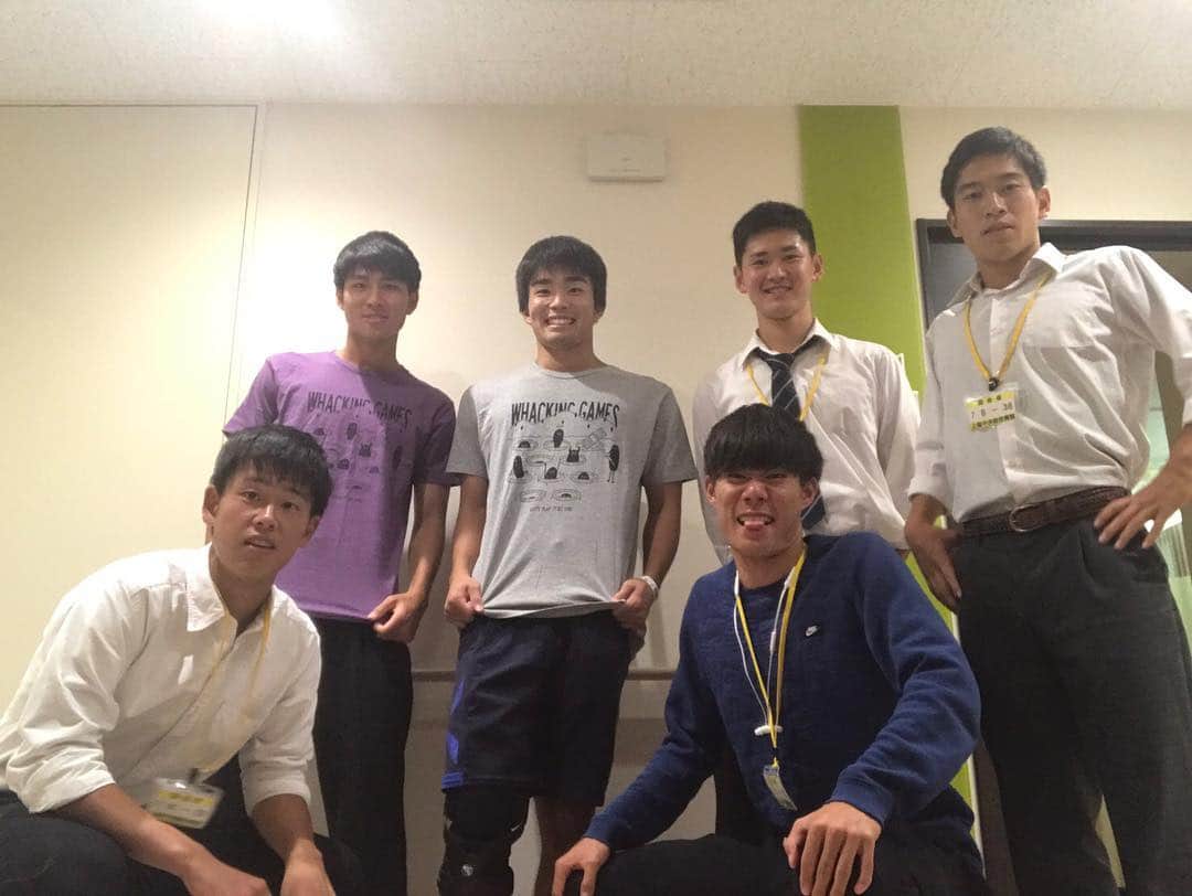 長谷川光基のインスタグラム：「しょういのお見舞い行ってきました🕺 ケツめっちゃ鍛えてた👏 そしてペアルック😚  #お見舞い #上尾 #ペアルック #元気そうで何より😊」