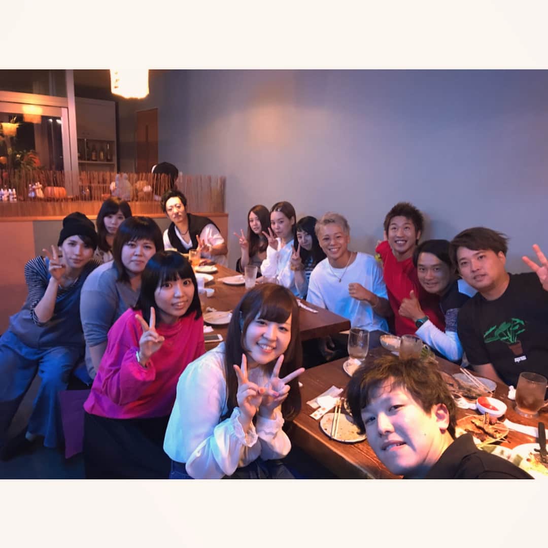 武尊さんのインスタグラム写真 - (武尊Instagram)「弟と妹を連れて東京へ🛩 久しぶりの地元で友達や仲間と過ごせて 本当に心も体も充電出来た。 また明日から突っ走る！ #富村兄妹 #双子 #地元 #米子 #弓中 #充電完了」9月27日 1時54分 - k1takeru