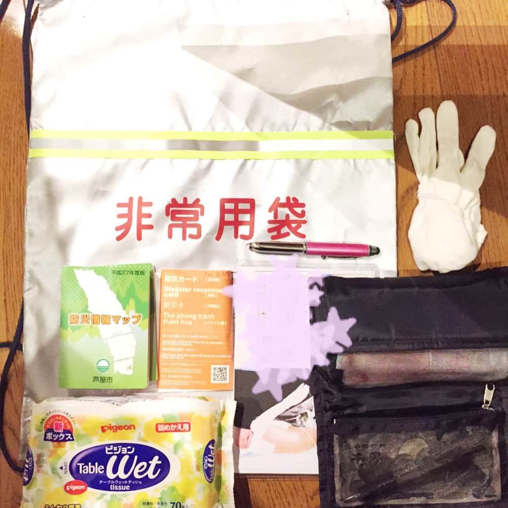 西口理恵子さんのインスタグラム写真 - (西口理恵子Instagram)「非常用袋はダイソーで100円。 一家にひとつ。  #西口理恵子  #整理収納アドバイザー  #ダイソー #すごい #非常用」9月27日 7時55分 - rieko_nishiguchi