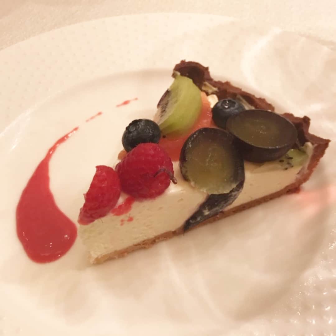SPARAさんのインスタグラム写真 - (SPARAInstagram)「月一の愉快な仲間たちとのお食事会はイルマルカンポさんのフルコース♡ シャンパンからワインまで美味しいお酒とお料理を沢山沢山いただきました♡♡♡ イル マルカンポ 浜松市中区助信町10-8 1F」9月27日 8時52分 - spara_aco