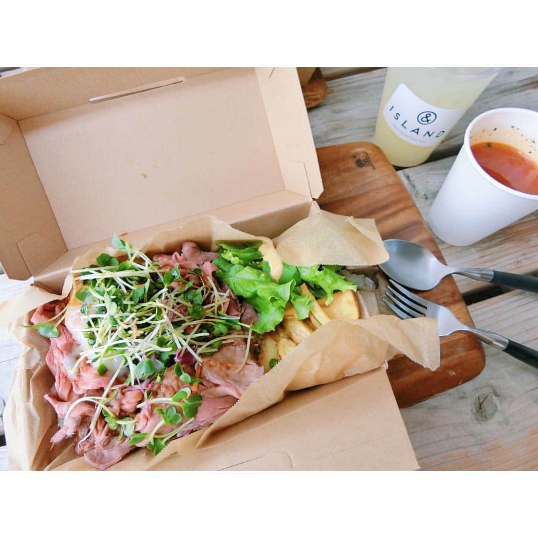 的場絢香のグルメインスタ