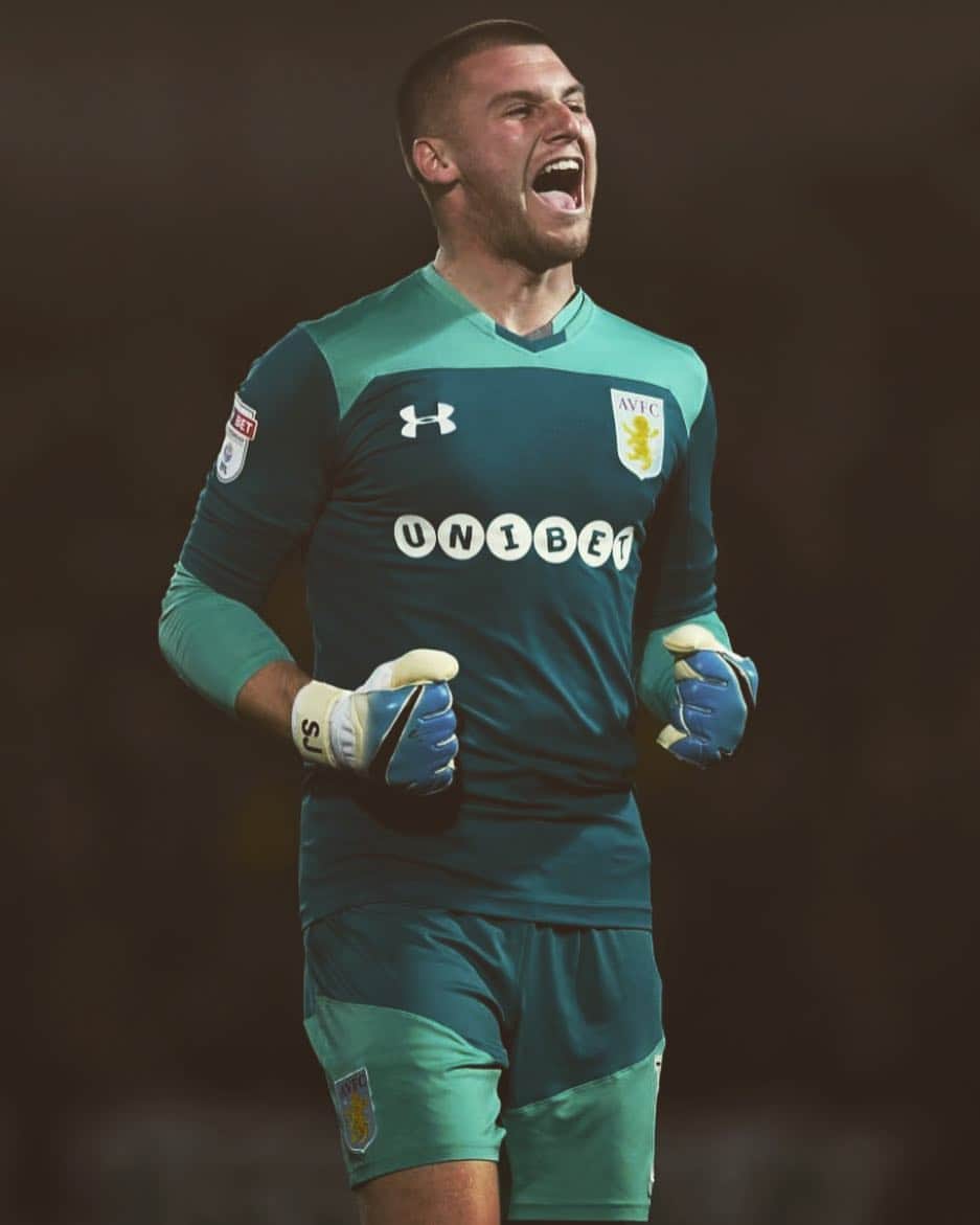 サム・ジョンストンのインスタグラム：「Looking forward to being back in front of our home support at Villa Park on Saturday 🦁」