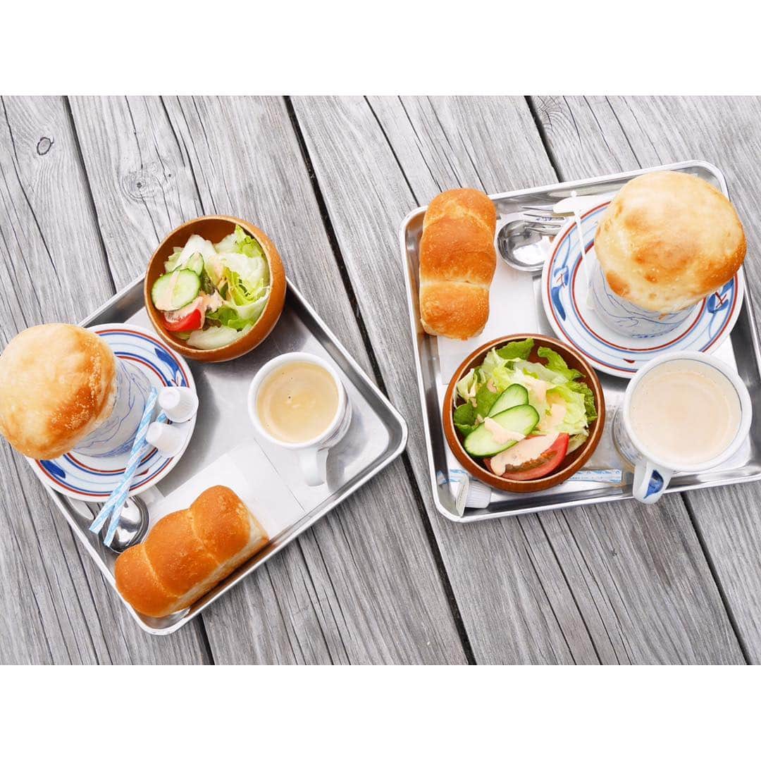 浦野一美さんのインスタグラム写真 - (浦野一美Instagram)「🥖. 日本一高い雲の上のパン屋さん 横手山頂ヒュッテでは、 きのこセット •きのこの形のクリームスープ •パン •カフェオーレ •サラダ を頂きました🍄  私のお気に入りは、この添えられたパン！ 中ふわっと外側程よくさっくりの優しい味がするパンです🍞 . #横手山#ヒュッテ#パン#lunch#シンディシュラン」9月28日 16時25分 - cindy.cinderella