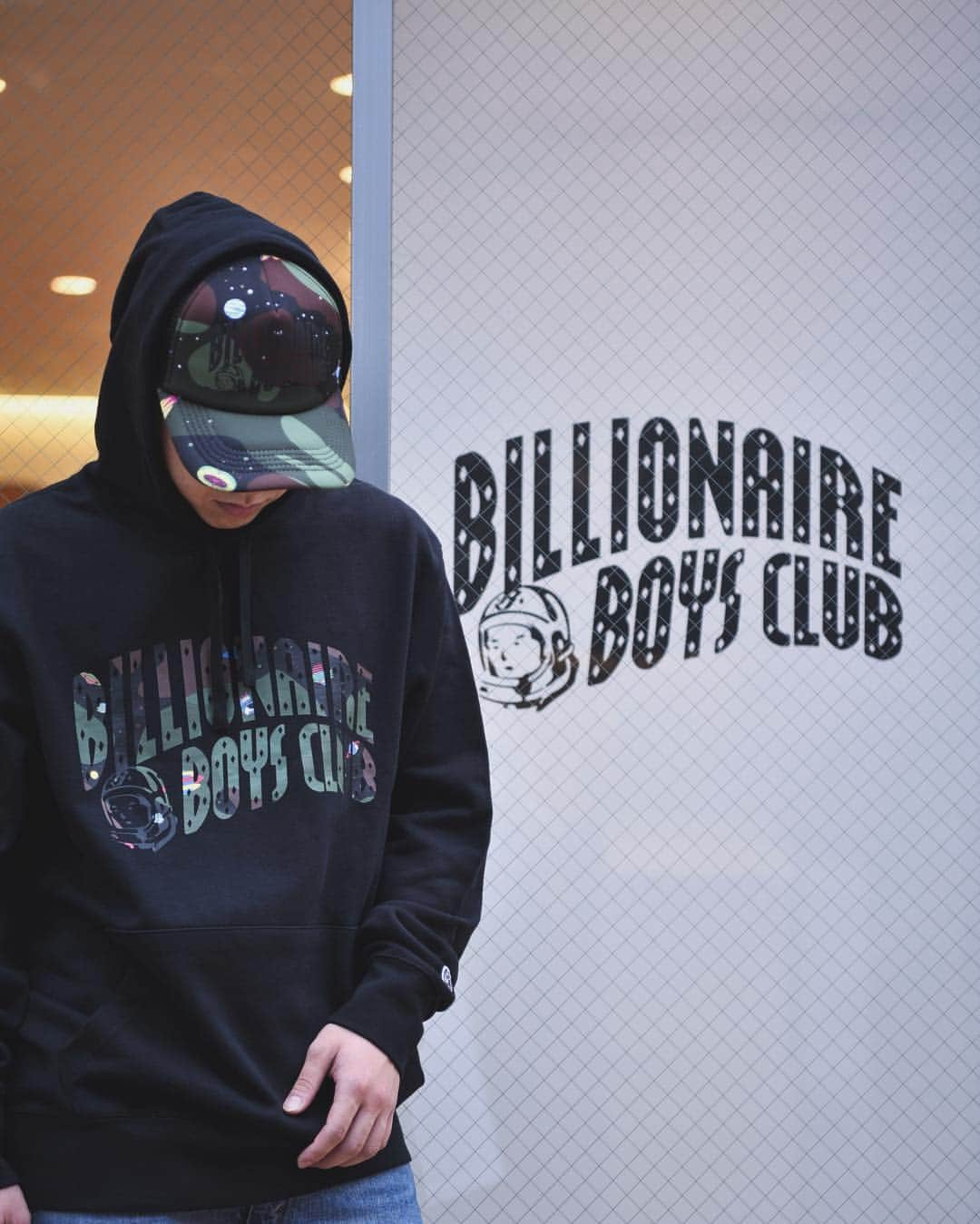 BILLIONAIRE BOYS CLUB TOKYOさんのインスタグラム写真 - (BILLIONAIRE BOYS CLUB TOKYOInstagram)「🆕 ・CAMO ARCH TRUCKER CAP ・SPACE CAMO ARCHLOGO POPOVER HOODIE . @bbc_tokyo Available now. ☎︎03-5770-0018 . #BILLIONAIREBOYSCLUB」9月28日 16時49分 - bbc_tokyo