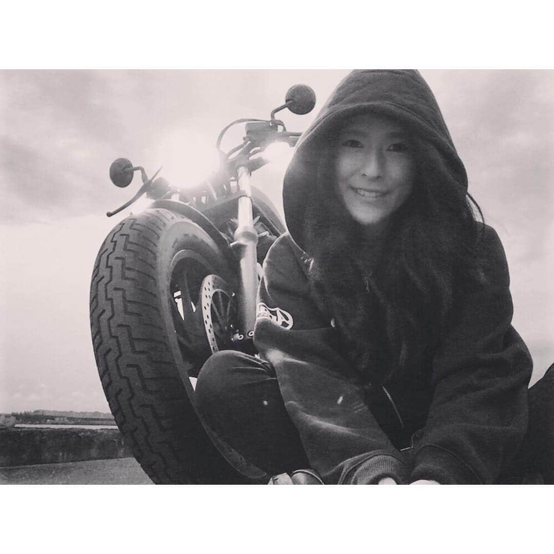 采女華さんのインスタグラム写真 - (采女華Instagram)「Mr.Bike BGロケ📸  #ミスターバイクbg #ロケ #撮影 #ツーリング #HONDA #Rebel #250cc  #バイク #バイク女子 #モデル #二輪 #クルーザー #大型二輪 #免許」9月28日 10時45分 - 87uneme