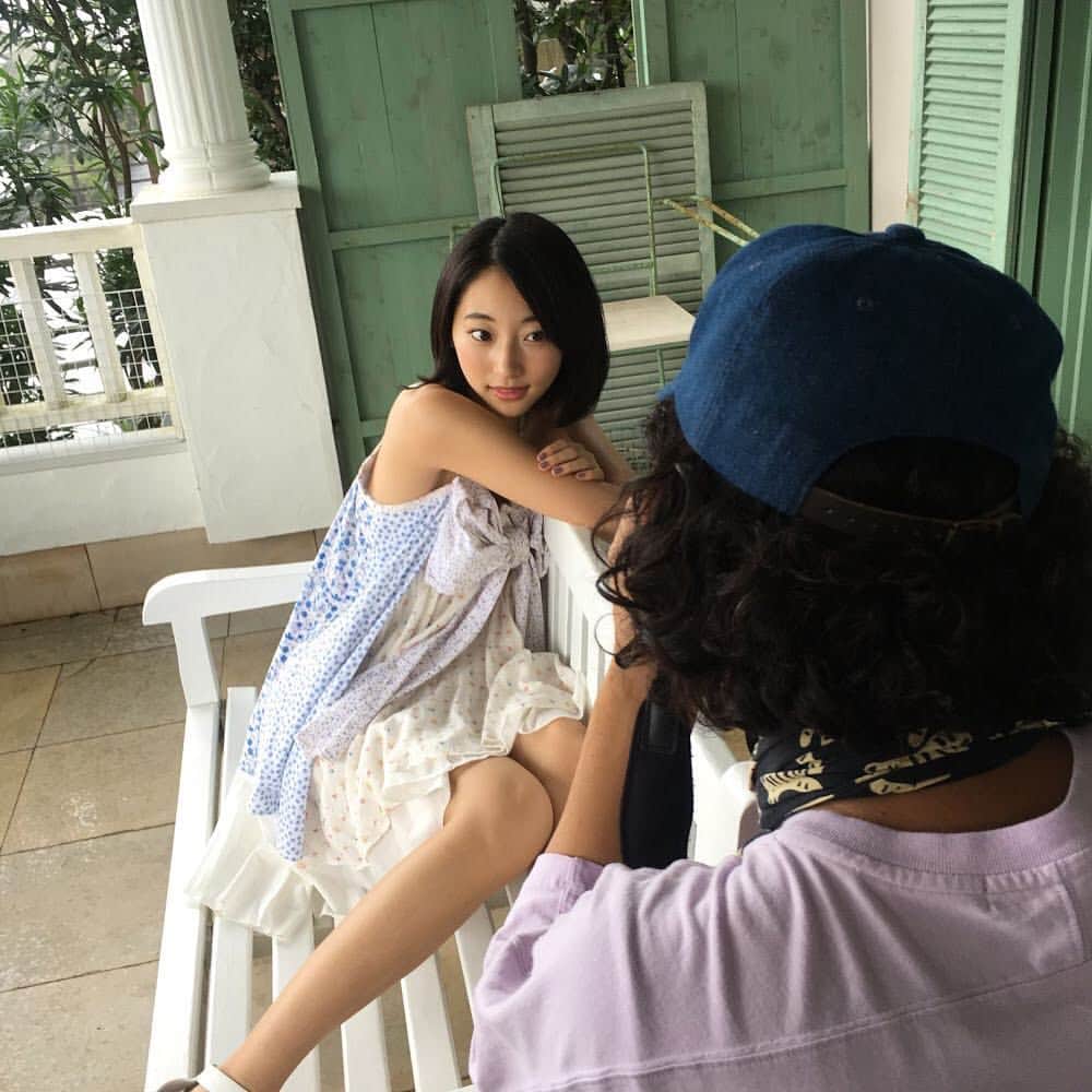 週刊少年マガジンのインスタグラム：「発売中の週刊少年マガジン43号のグラビアは #武田玲奈 ちゃん！ クオカを50名様に！  今週はオフショット多めです。もっと見たい人はフォローしてくださいね♪」