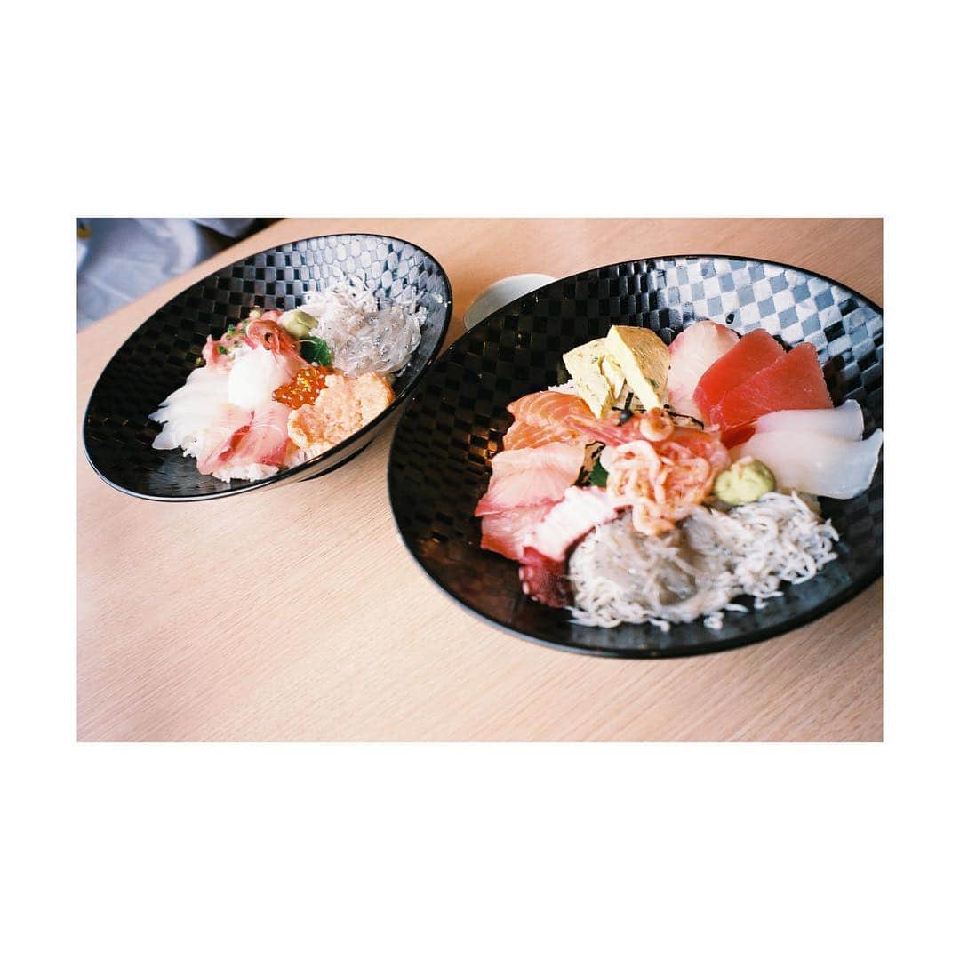 芳根京子さんのインスタグラム写真 - (芳根京子Instagram)「あ、これが噂の海鮮丼。 海鮮丼って言っといて載せ忘れた。てへ。  #film」9月28日 23時25分 - yoshinekyoko