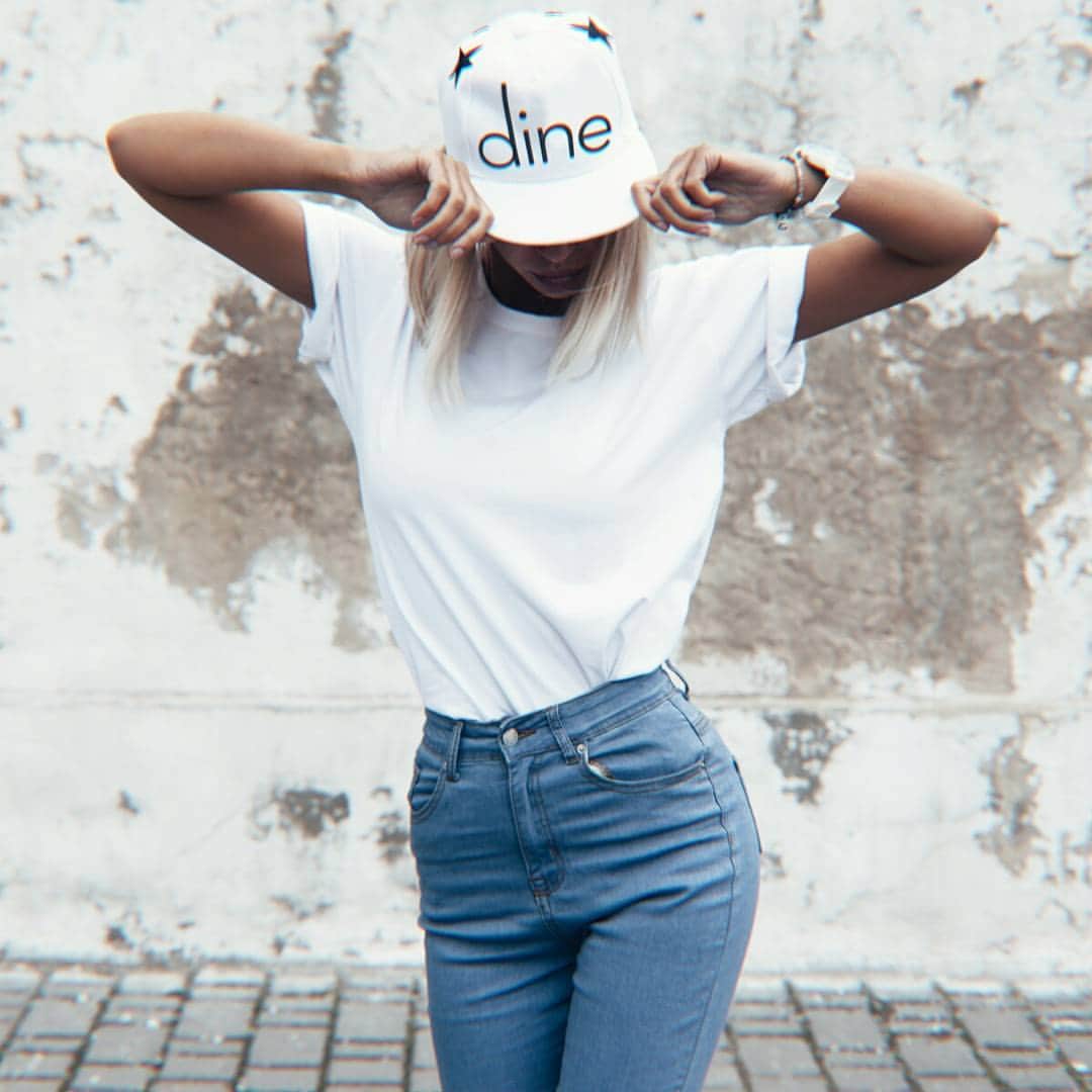 Dine - More Dates, Not Swipes.のインスタグラム：「Simple. Dine dating app is making online dating simple and easy.  #fashion #beautifulwoman #fashion #minimalism #denil #urbanstyle」