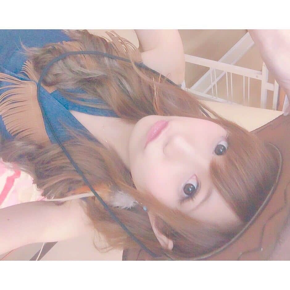のインスタグラム：「*⑅︎୨୧┈︎┈︎┈︎┈︎୨୧⑅︎* * カウガール🐴💕 * #過去pic #カウガール #コスプレ #イベントコンパニオン #衣装 #costume #girl #tbt #selfie #followme #instagood #エクステ #longhair #extension #instatbt」