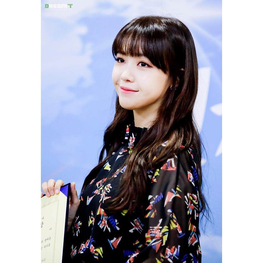 Girl's Dayのインスタグラム：「[#GirlsDay #민아] 인천광역시 홍보대사 위촉식 현장 사진이 공개되었습니다😍 http://cafe.daum.net/Girlsday5/9yYg/664」