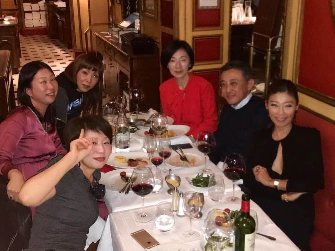Taki Tanakaさんのインスタグラム写真 - (Taki TanakaInstagram)「#aboutlastnight 昨夜は阪急百貨店女子チームと森井専務を囲んで楽しいディナー。仕事からプライベートのことまで話しは盛り上がり笑いの絶えない夜。#pfw #pfw18 #paris @hankyumode」9月29日 22時48分 - tanakataki